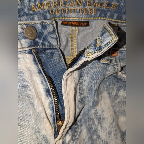 AMERICAN EAGLE OUTFITTERS Denim Shorts Bleached Distressed sz 29 - Picture 4 of 14